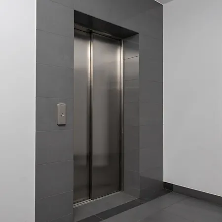 Metro Plocka Urban Oasis By Bookinghost *