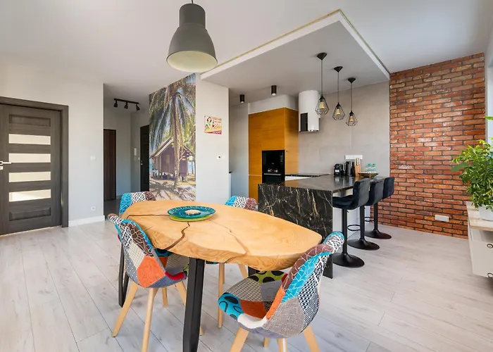 Metro Plocka Urban Oasis By Bookinghost *