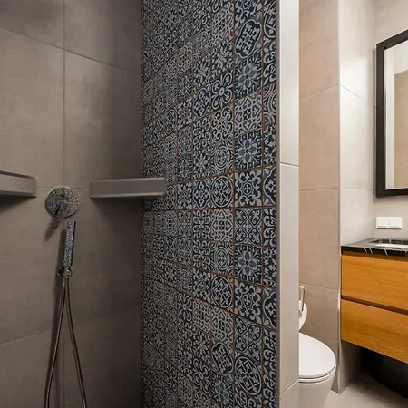 Apartment Metro Plocka Urban Oasis By Bookinghost *