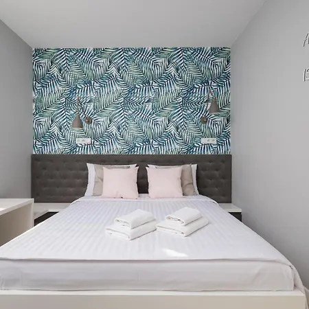 Metro Plocka Urban Oasis By Bookinghost Apartamento