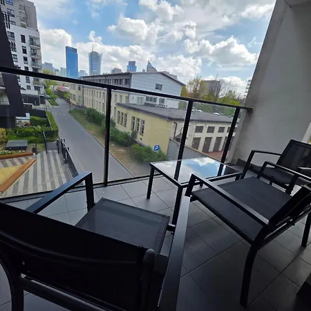 Apartment Metro Plocka Urban Oasis By Bookinghost *
