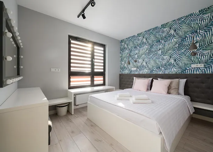 Metro Plocka Urban Oasis By Bookinghost Apartamento