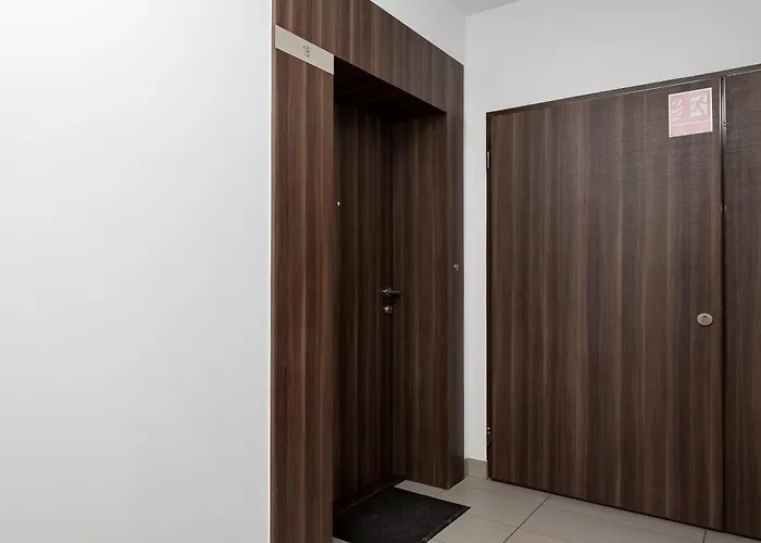 Apartment Metro Plocka Urban Oasis By Bookinghost