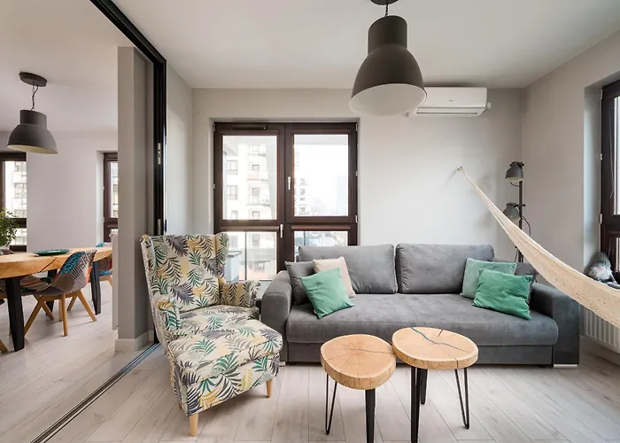 Metro Plocka Urban Oasis By Bookinghost *