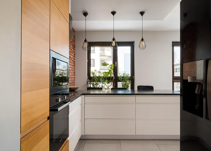 Metro Plocka Urban Oasis By Bookinghost